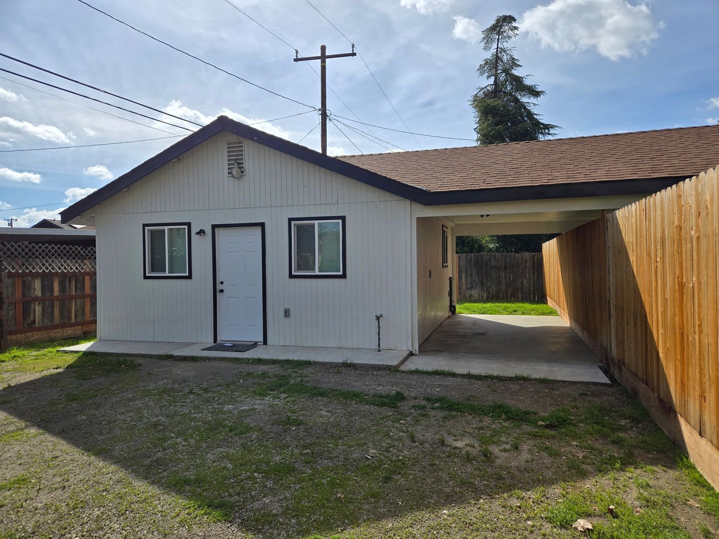 Porterville House: 289 W. Belleview Ave #B