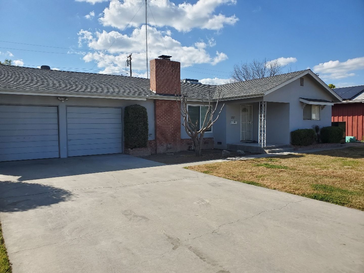 Visalia House: 2227 S Terrace St