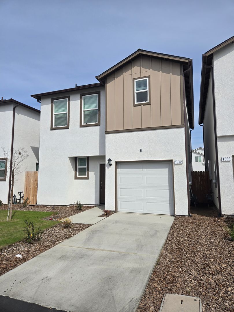 Hanford House: 1012 Buena Vista Lane