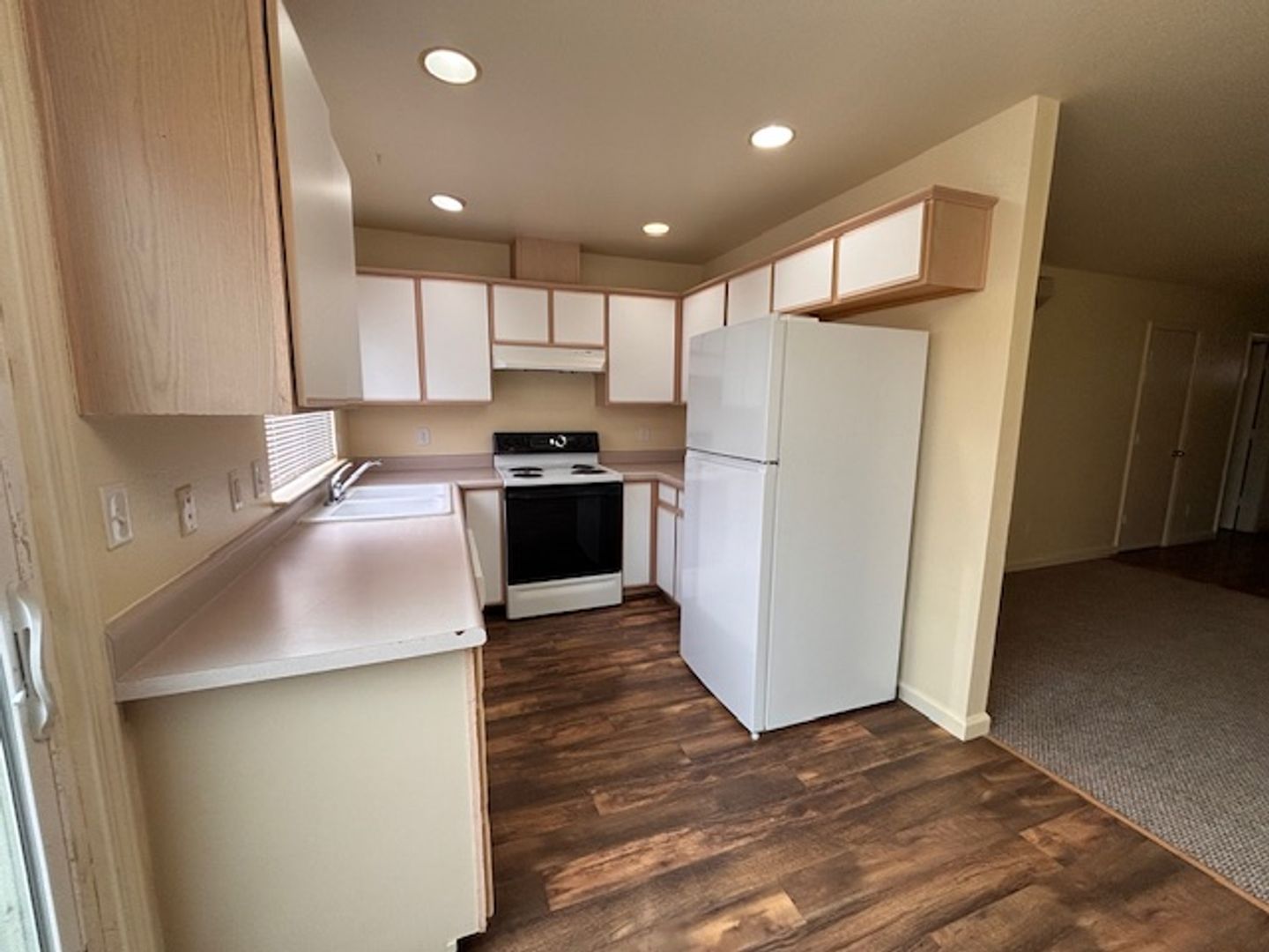 Dayton Apartment: 296 Sweetwater Circle