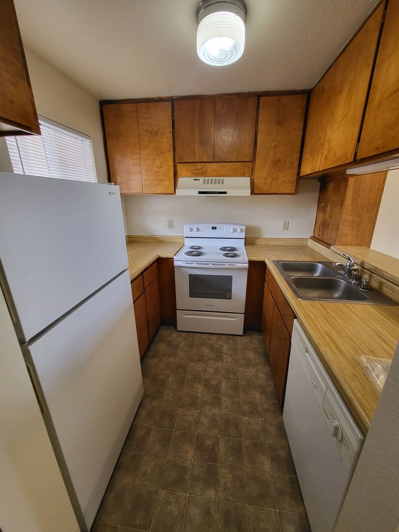 Carson City Apartment: 1888 E Long St.