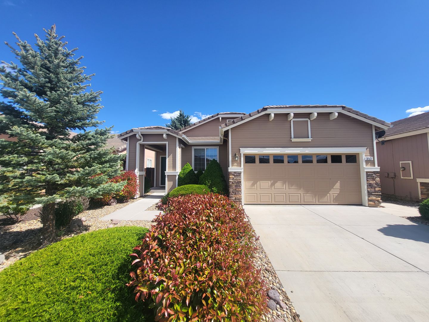 Dayton House: 353 Royal Troon Drive