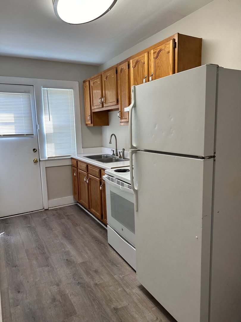 Winchester Apartment: 19-49 West Bond Street