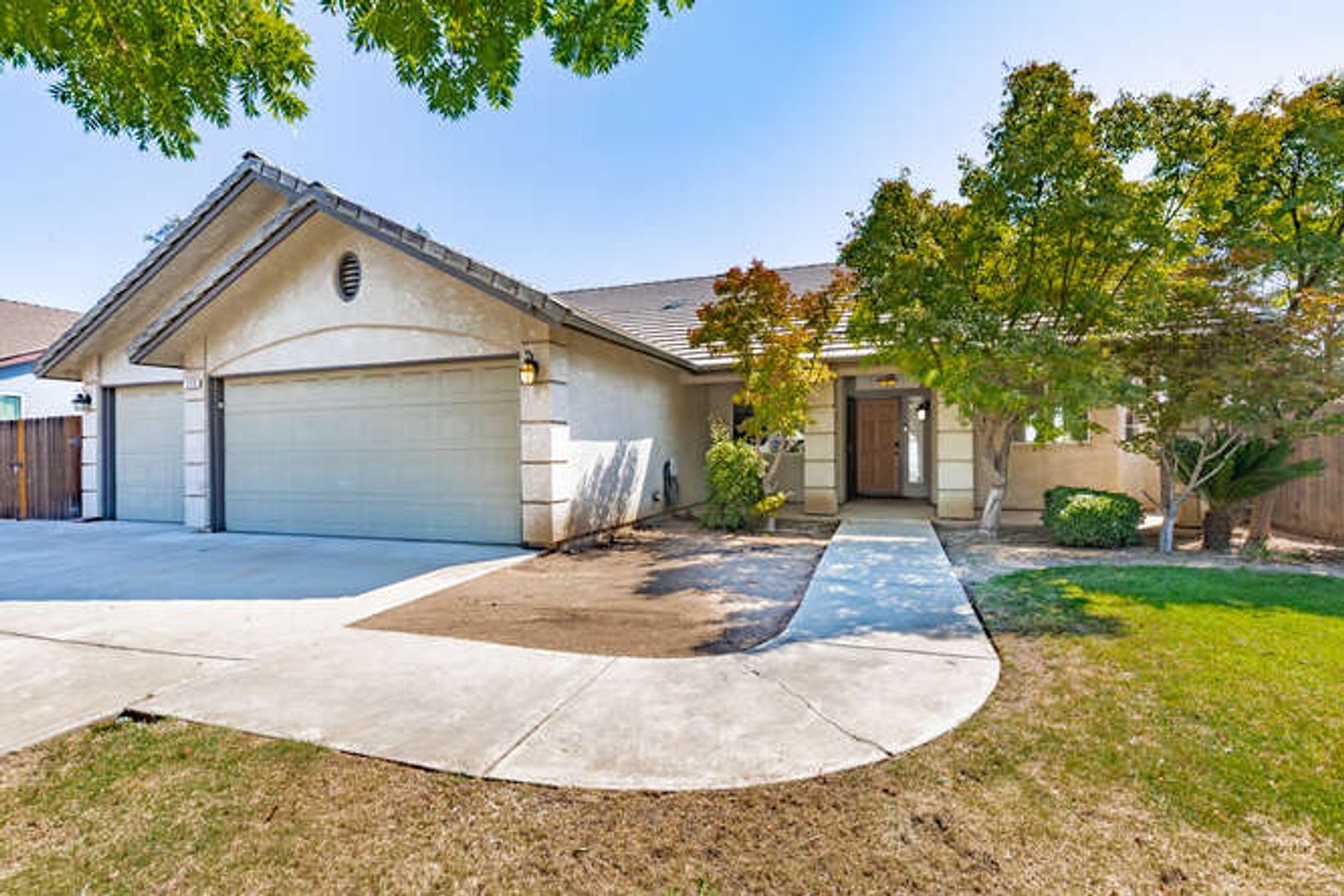 Clovis House: 213 Caesar Ave