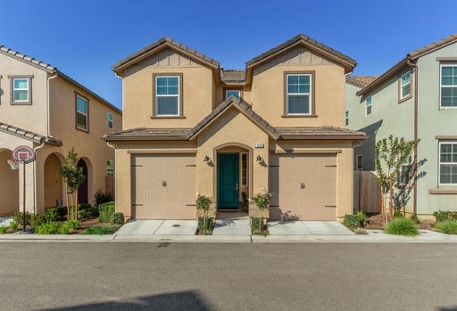 Beautiful Newer 3 Bedroom Patio Home in Desirable Loma Vista Community! – photo 1