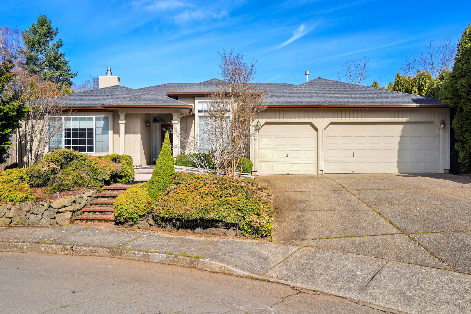 Salem House: 2217 Juliet Ct S