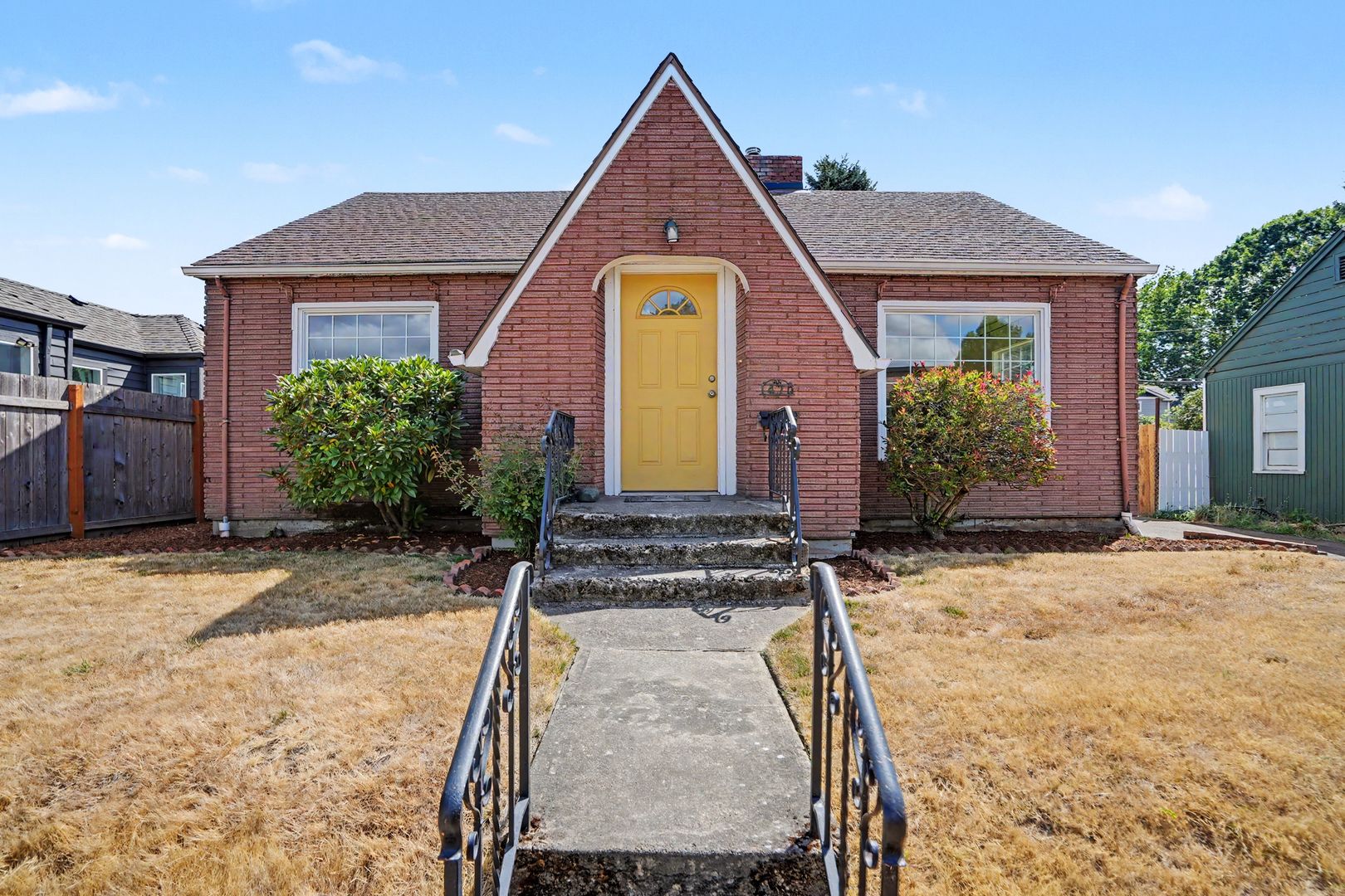 Salem House: 1470 Capitol Street NE