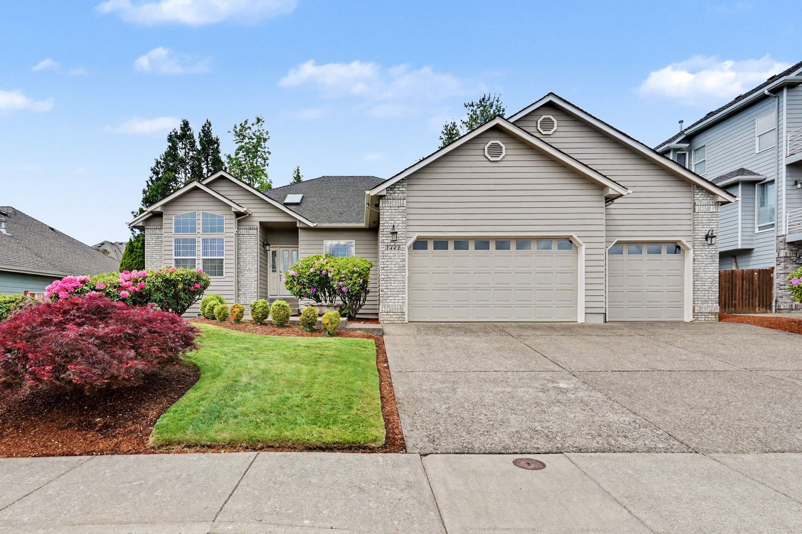 Salem House: 1441 Ranier Loop NW