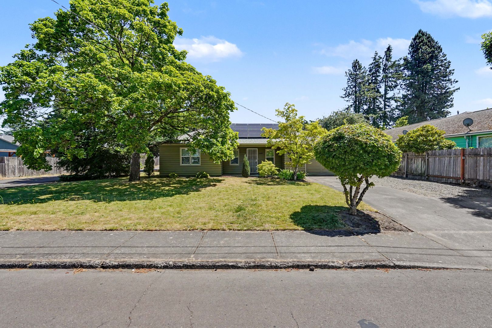 Salem House: 3080 Park Ave NE