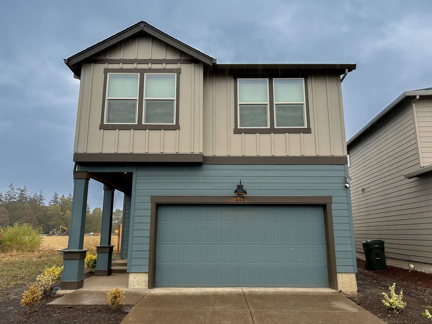 Salem House: 442 Lost Lake Street Northeast