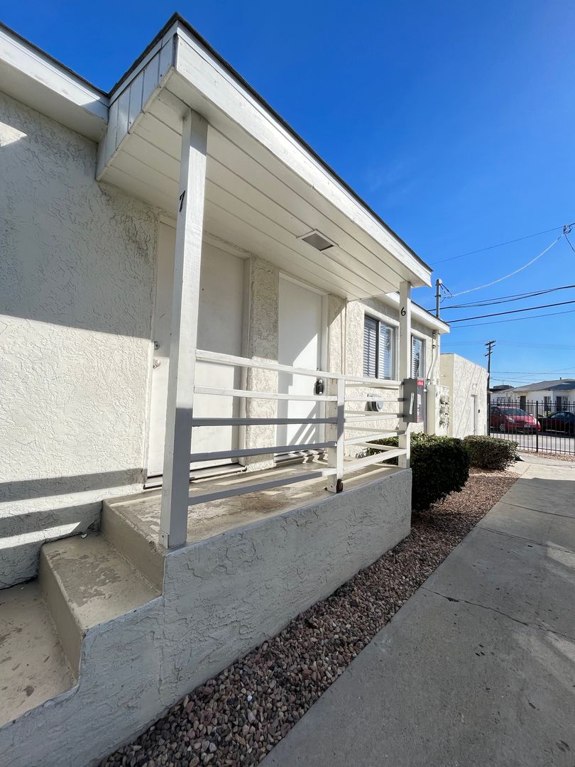 El Cajon Apartment: 449 El Cajon Blvd