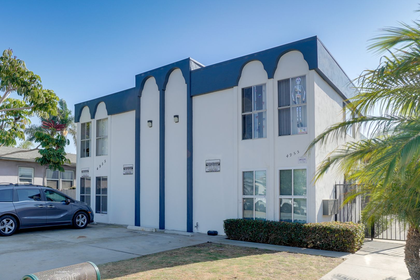 San Diego Apartment: 4955 Saratoga Ave