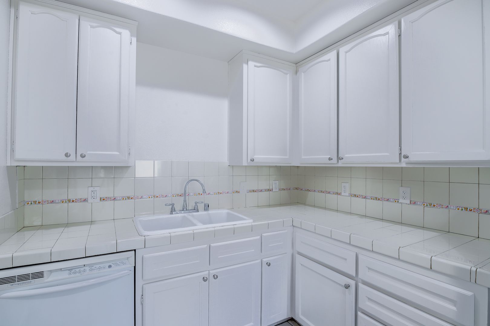 Chula Vista Apartment: 242 Kennedy Street - 7