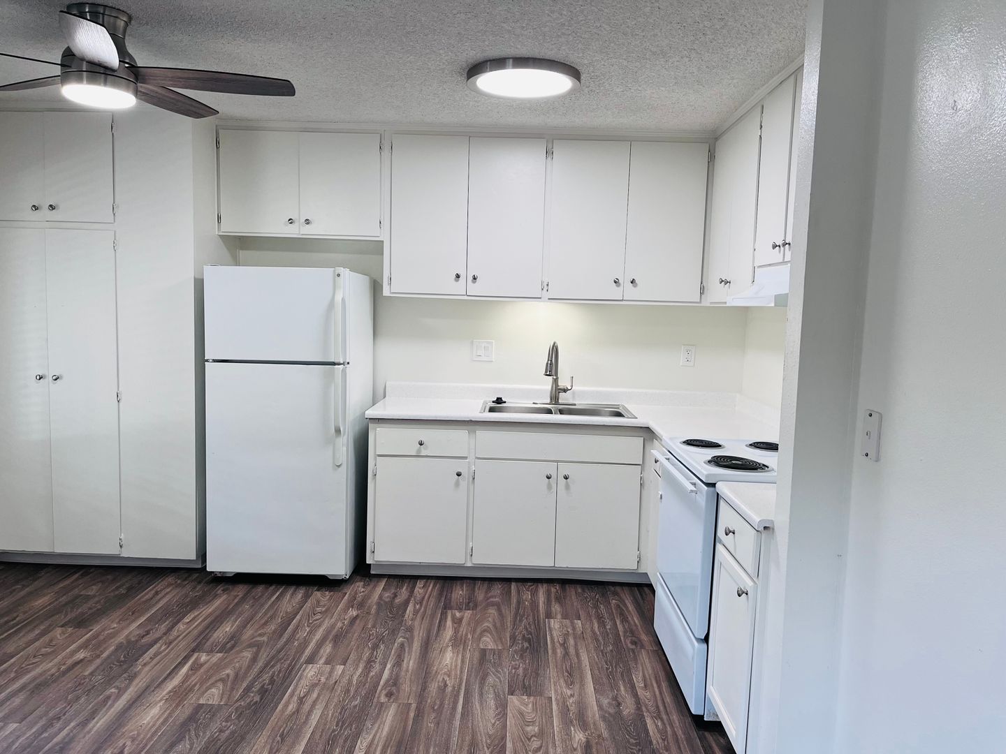 El Cajon Apartment: 1037 E. Lexington Ave