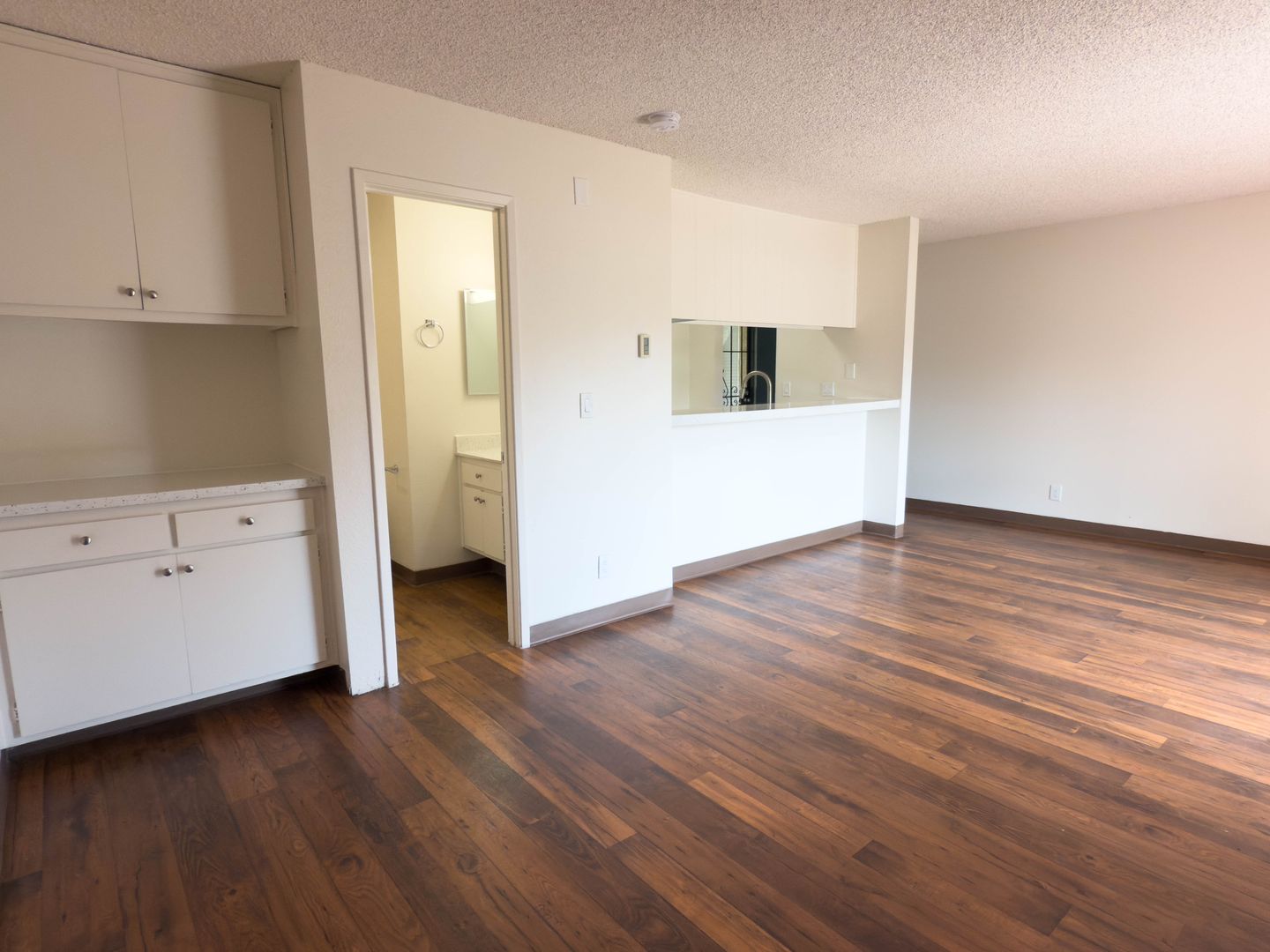 La Mesa Apartment: 5555 Lake Murray Blvd.