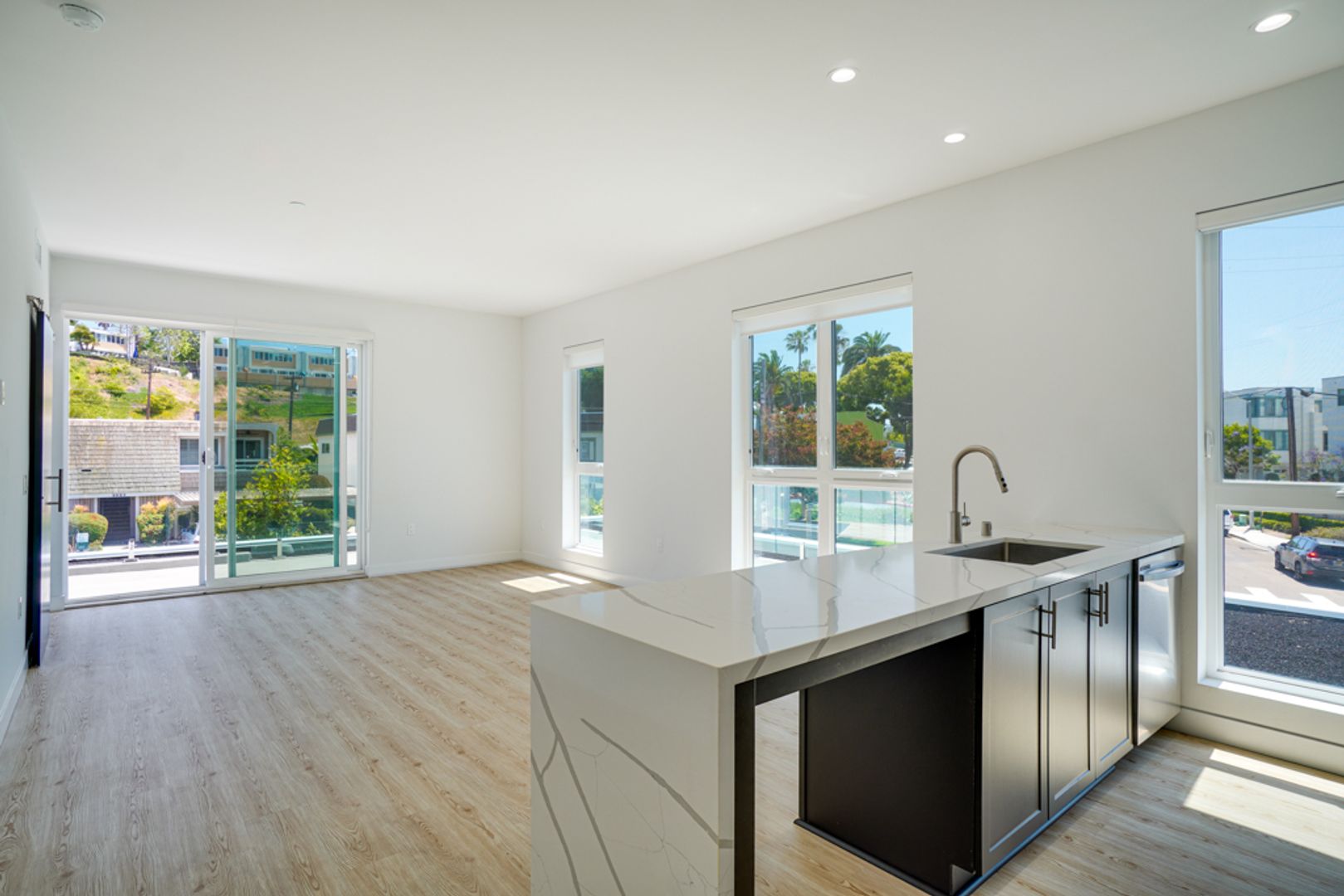 San Diego Apartment: 3910 Chapman Street