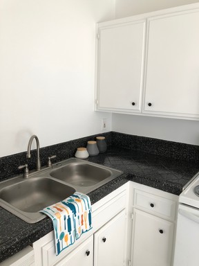 Spacious 2 Bedroom, 2 Bathroom Apartment with Parking in Heart of El Cajon! – photo 1
