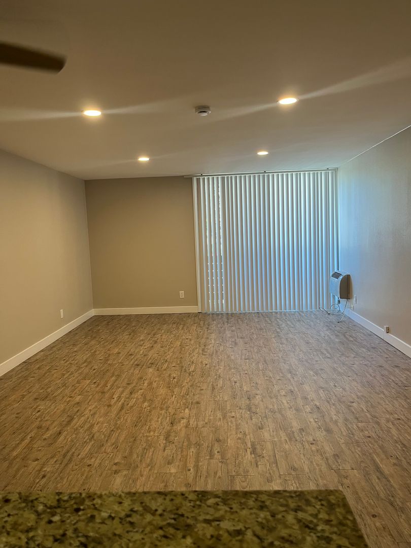 San Diego Apartment: 6867 Golfcrest Drive