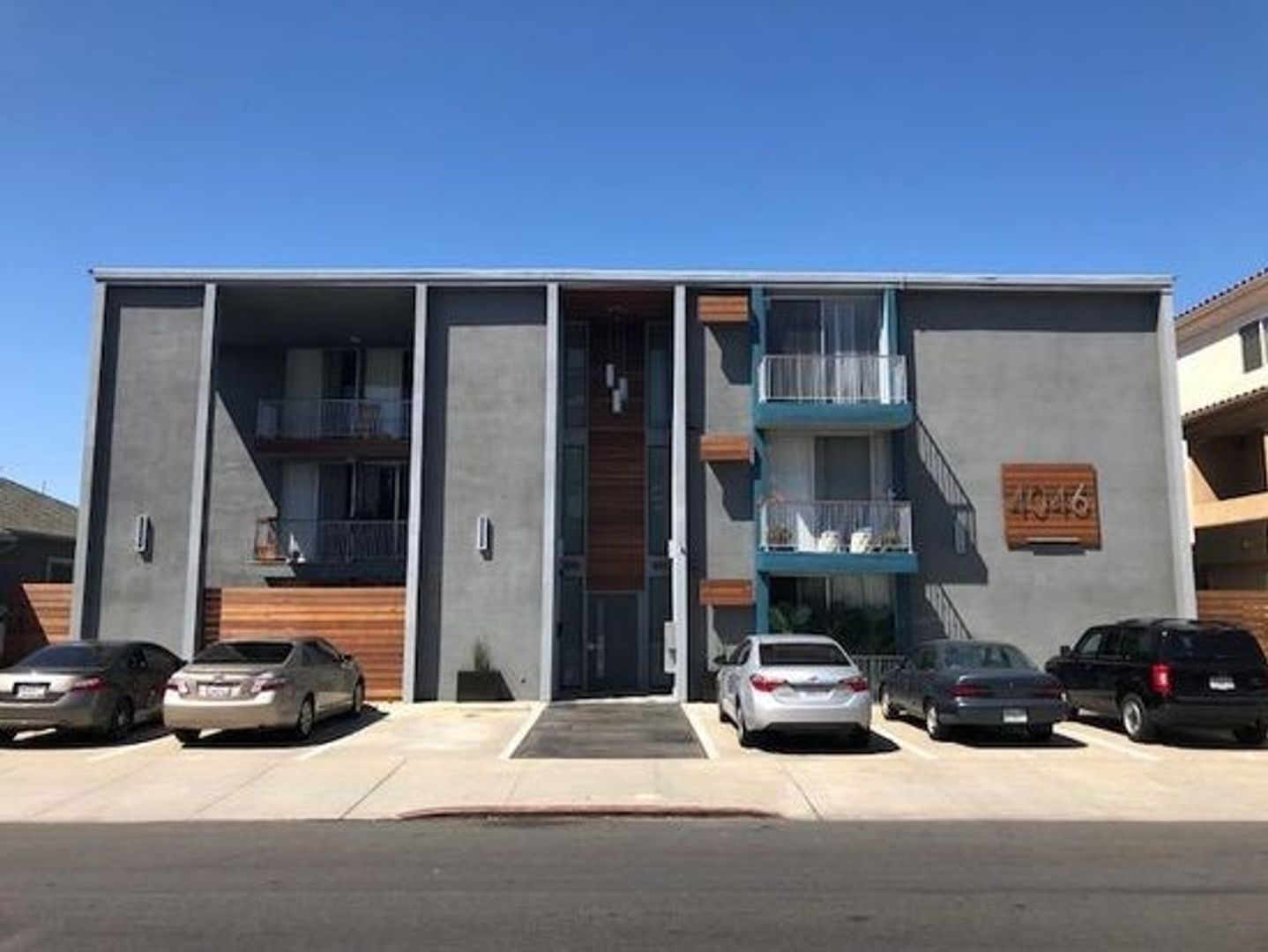 San Diego Apartment: 4046 1st Avenue