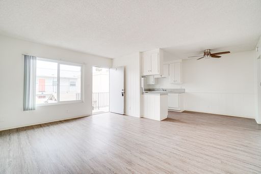 Coastal Charm in Ocean Beach – 1 Bed / 1 Bath Apartment Just One Block from Sunset Cliffs! – photo 1