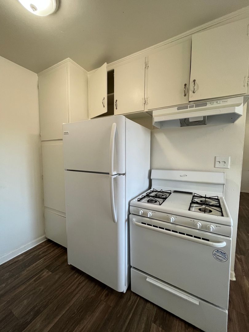 El Cajon Apartment: 127 W Renette Ave