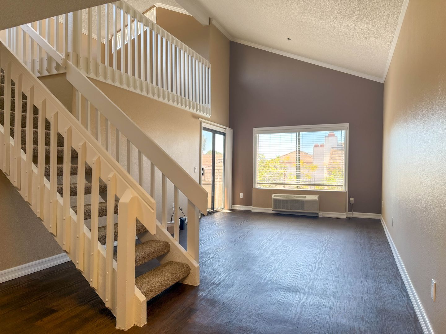 Chula Vista Apartment: 350 3rd Ave