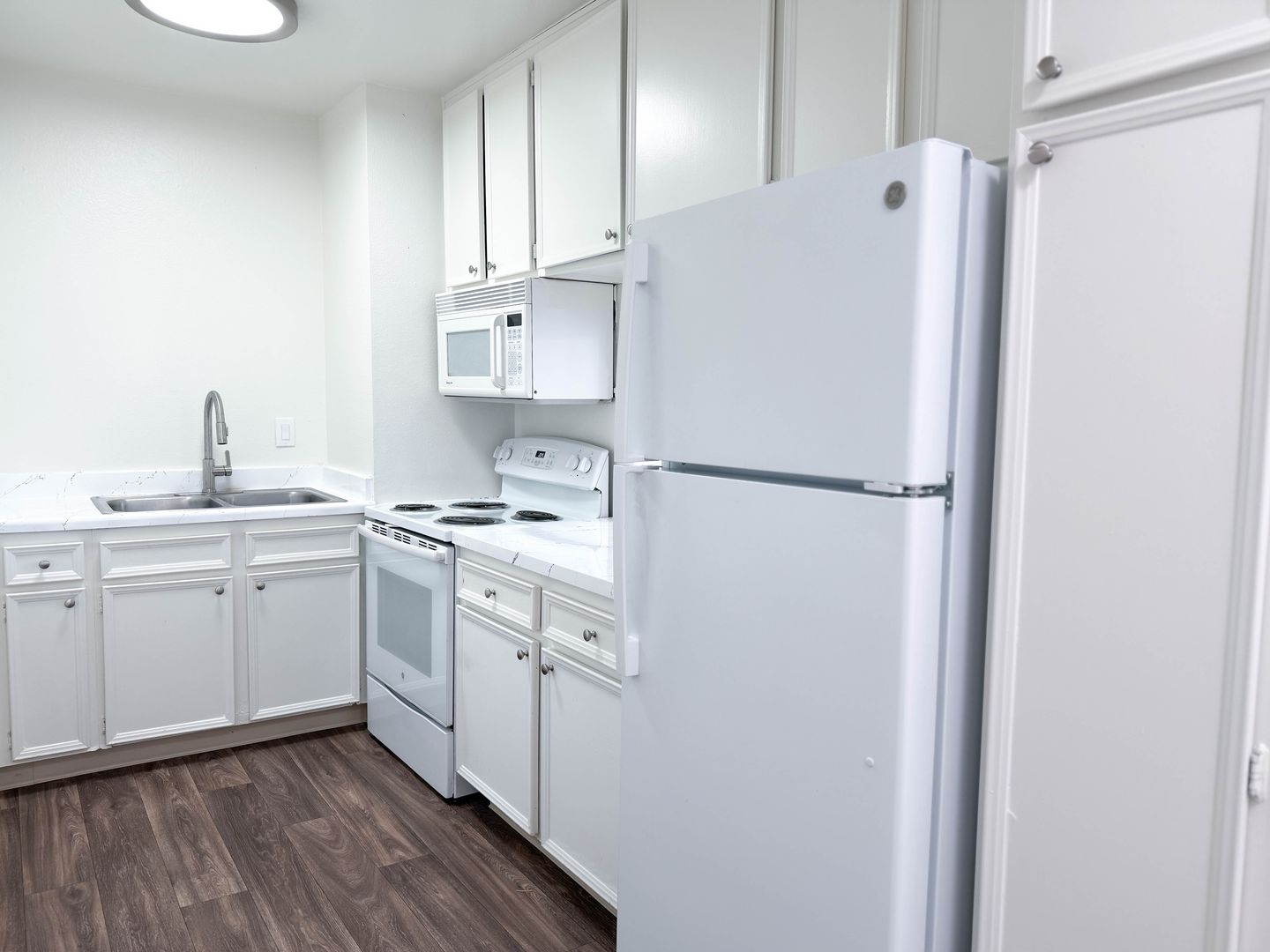 Santee Apartment: 8961 N Magnolia Ave