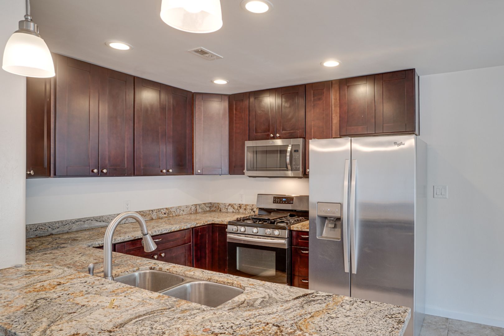 La Mesa Apartment: 4566 Date Ave