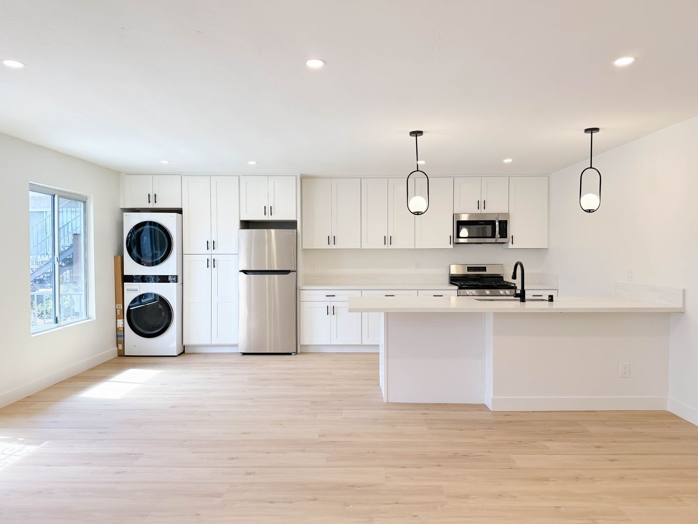 La Mesa Apartment: 4566 Date Ave