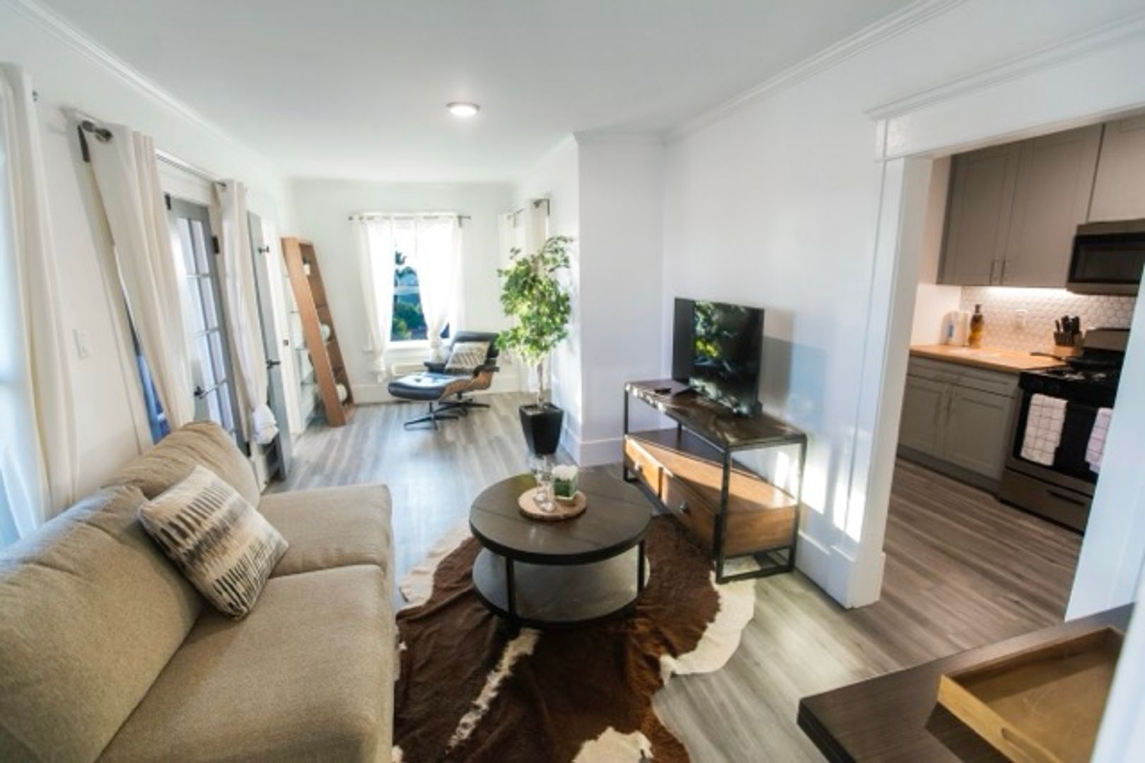 San Diego Apartment: 1520 Tyler Ave