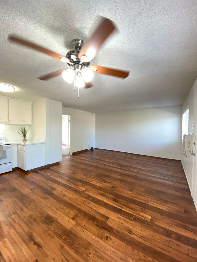 El Cajon Apartment: 1037 E. Lexington Ave