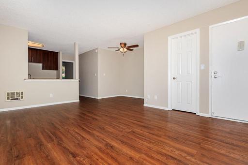 Spacious 1 Bedroom 1 Bath Apartment with Parking in Heart of La Mesa! – photo 1