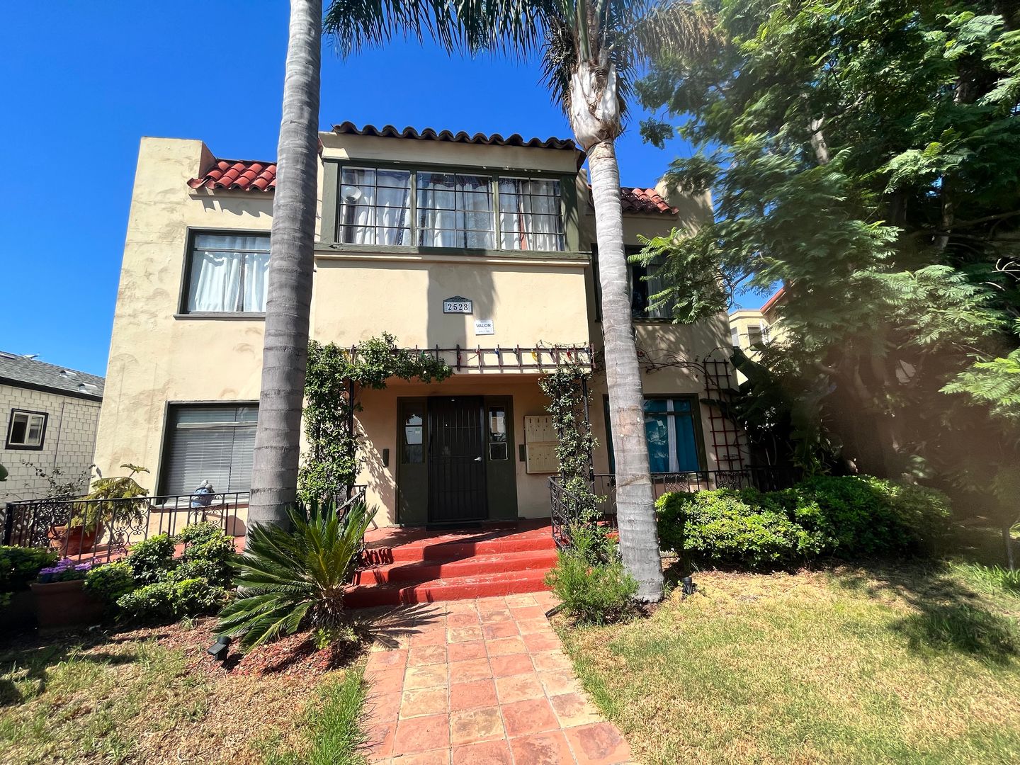 San Diego Apartment: 2528 C Street