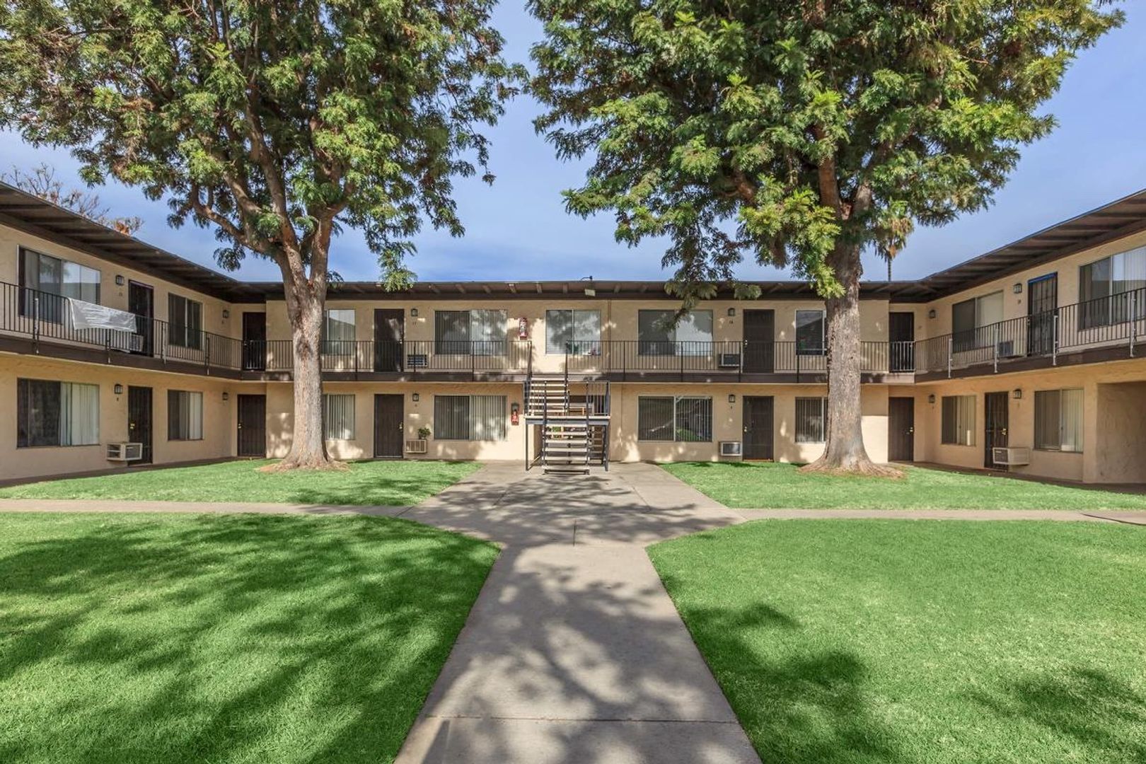 El Cajon Apartment: 1037 E. Lexington Ave