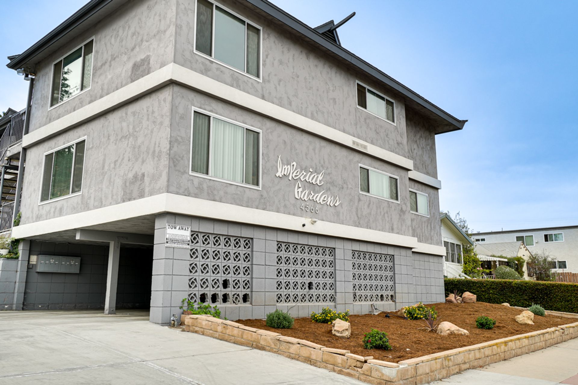 La Mesa Apartment: 4566 Date Ave