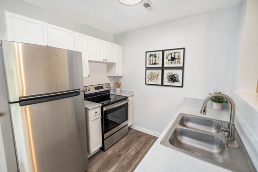 1 Bed, 1 Bath Apartment - Apply Now! – photo 1
