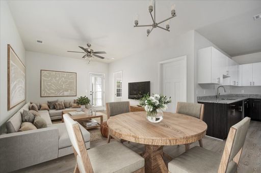 Spacious 1 bedroom, 1 bathroom apartment
