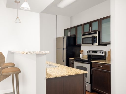 3 Bed, 2 Bath Apartment With Fireplace - Apply Now! – photo 1