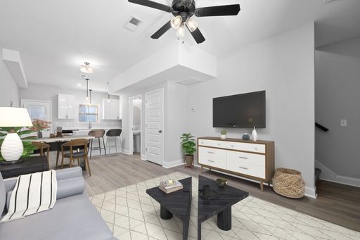 Modern Luxury 2 Bed, 2.5 Bath Townhome! – photo 1