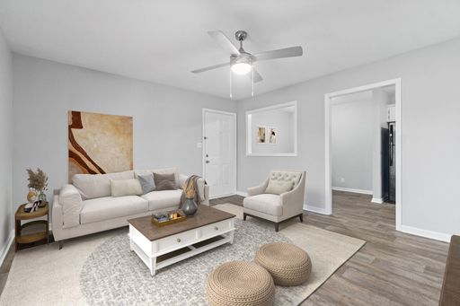 Luxurious and spacious 2 bedroom 1.5 bathroom townhome – photo 1