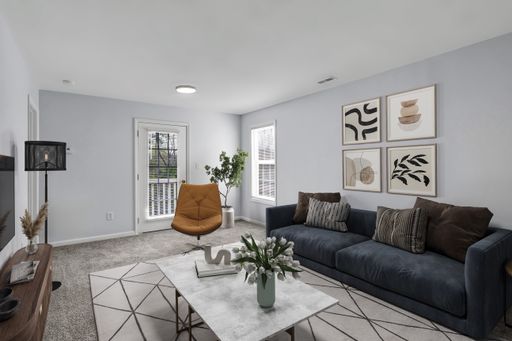 Spacious 2 bedroom, 2 bathroom apartment – photo 1