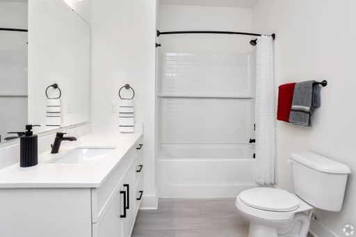 Luxury, and spacious 2 bedroom, 2 bathroom apartment! – photo 1