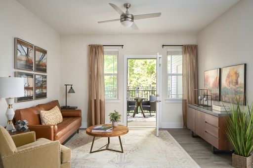 Luxury, and spacious 2 bedroom, 2 bathroom Carriage – photo 1