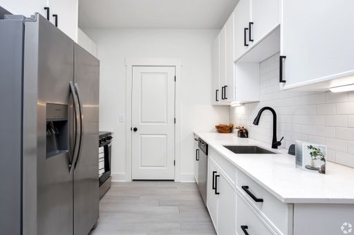Luxury, and spacious 2 bedroom, 2 bathroom apartment!