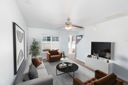Luxury 2 Bed, 2.5 Bath Townhome! – photo 1