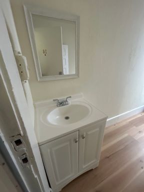 Newly Renovated Single Room in North Beach/ Chinatown! – photo 1