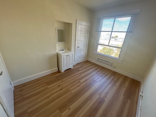 Stylish Top floor Single Room in North Beach/ Chinatown! – photo 1