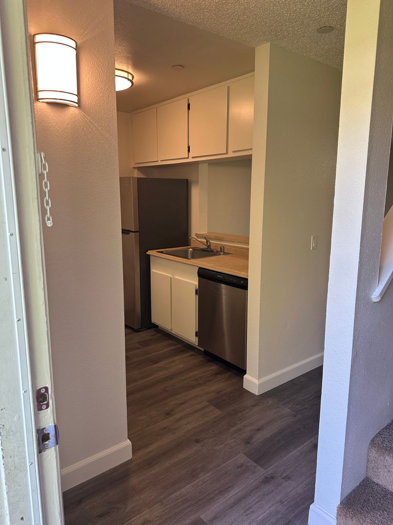 Santa Rosa Apartment: 1106 Prospect