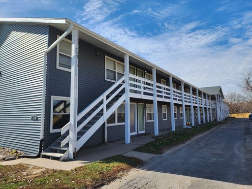 Remodeled 2 Bedroom 1 Bath Apartment