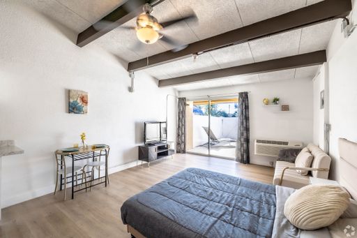 Studio Apartment Application fee is waived!!! APPLY NOW!! – photo 1
